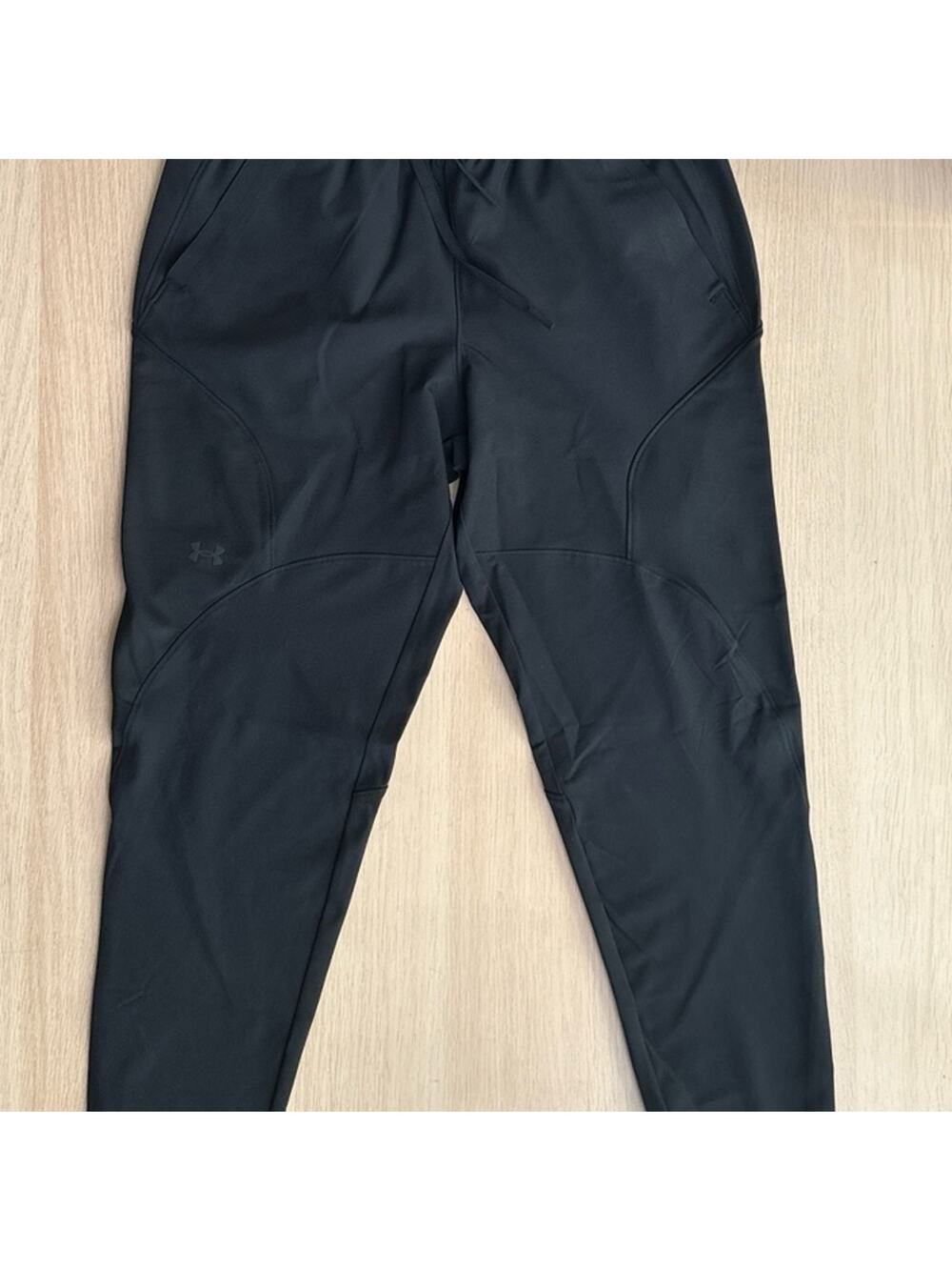 Under Armour Black Track Pant Size Small - NEW - Size S Mint